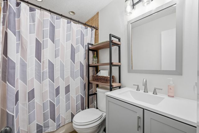 374 NW Makron Drive, Fort Walton Beach, FL 32548