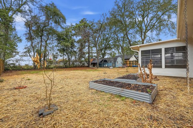 374 NW Makron Drive, Fort Walton Beach, FL 32548