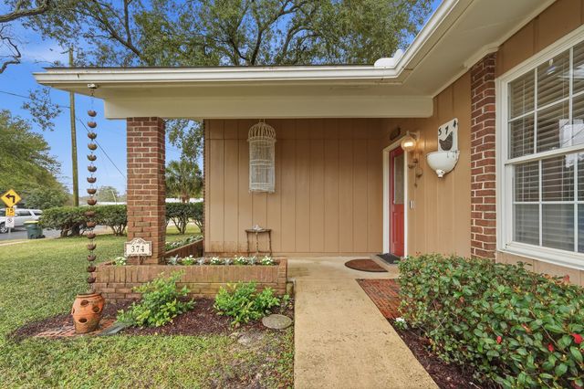 374 NW Makron Drive, Fort Walton Beach, FL 32548