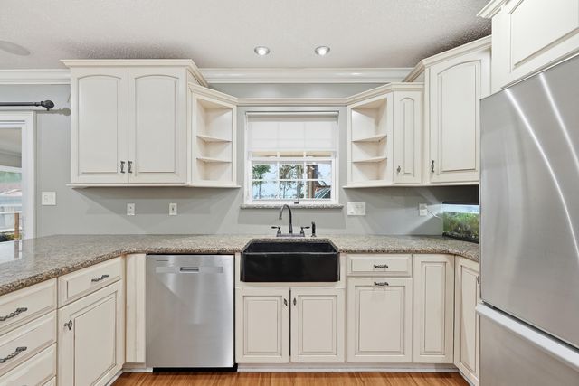 374 NW Makron Drive, Fort Walton Beach, FL 32548