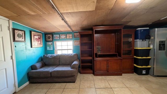 6330 Southwood Court S, Houston, TX 77035