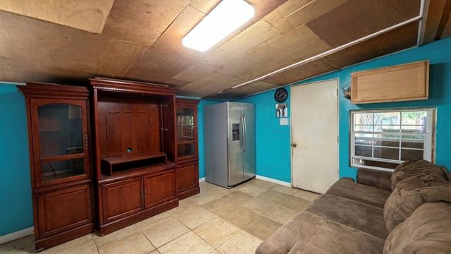 6330 Southwood Court S, Houston, TX 77035