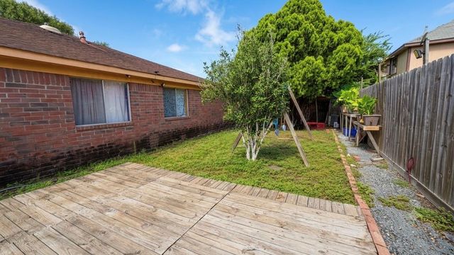 6330 Southwood Court S, Houston, TX 77035