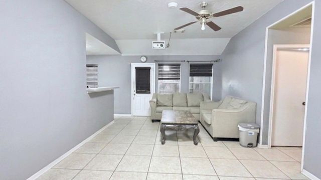 6330 Southwood Court S, Houston, TX 77035