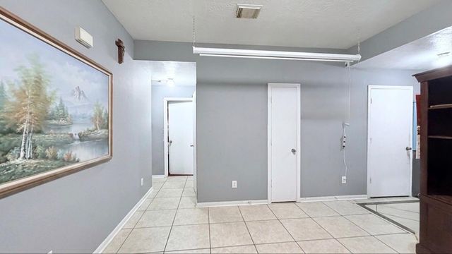 6330 Southwood Court S, Houston, TX 77035