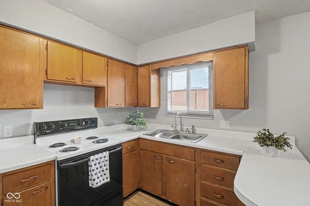 1913 Hawthorne Drive, Plainfield, IN 46168