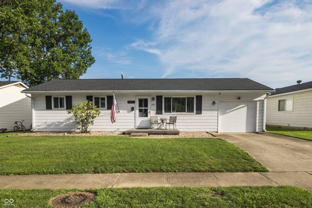 1913 Hawthorne Drive, Plainfield, IN 46168