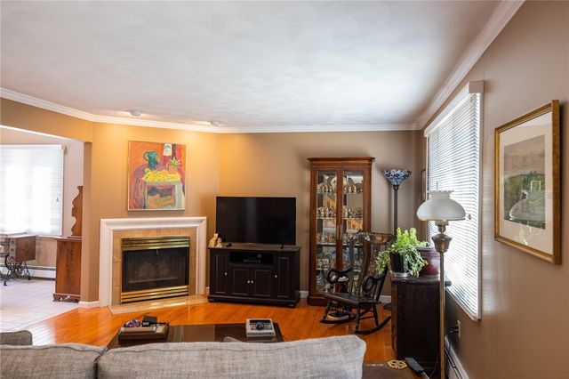 125 Main Street, Lincoln, RI 02802