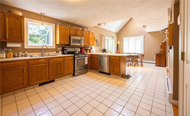 125 Main Street, Lincoln, RI 02802