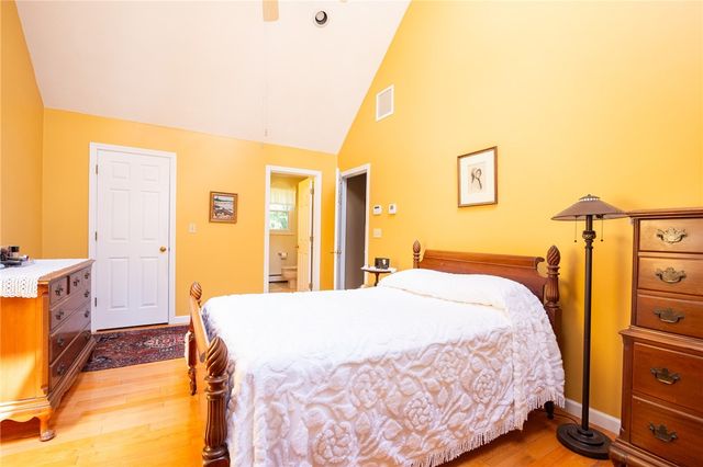 125 Main Street, Lincoln, RI 02802