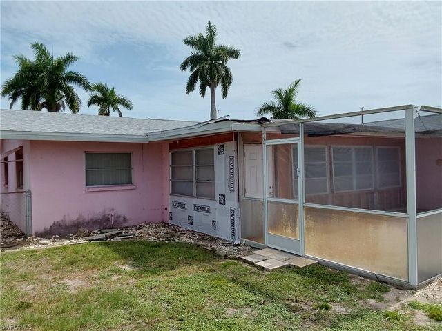 525 Coral DR, Cape Coral, FL 33904
