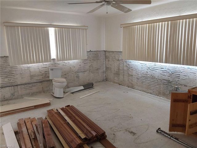 525 Coral DR, Cape Coral, FL 33904
