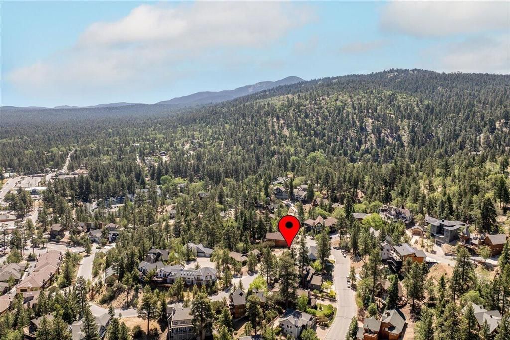 Image 19 of property listing at 40587 Ironwood Drive, Big Bear, CA 92315