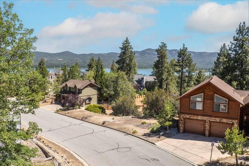 Image 6 of property listing at 40587 Ironwood Drive, Big Bear, CA 92315