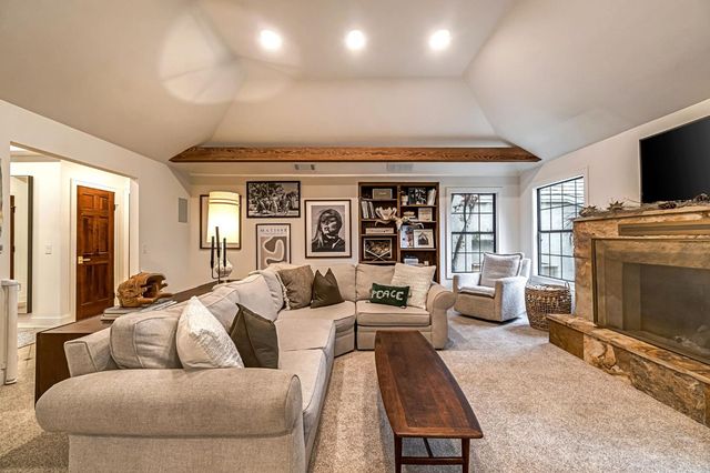 3837 W Fir Avenue, Fresno, CA 93711