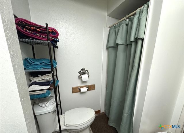 308 Avenue E, Victoria, TX 77901