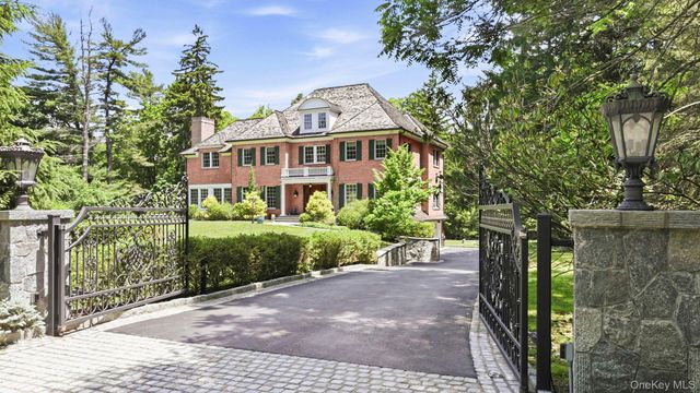 2 Heathcote Drive, Mount Kisco, NY 10549