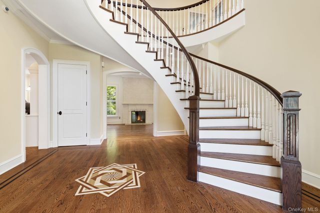 2 Heathcote Drive, Mount Kisco, NY 10549