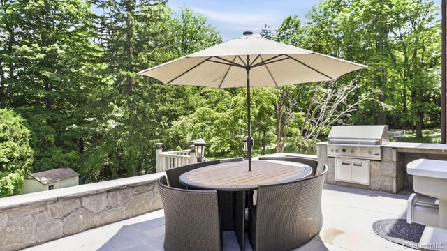 2 Heathcote Drive, Mount Kisco, NY 10549