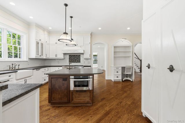 2 Heathcote Drive, Mount Kisco, NY 10549