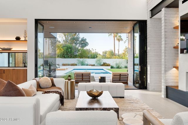8618 E IRISH HUNTER Trail, Scottsdale, AZ 85258