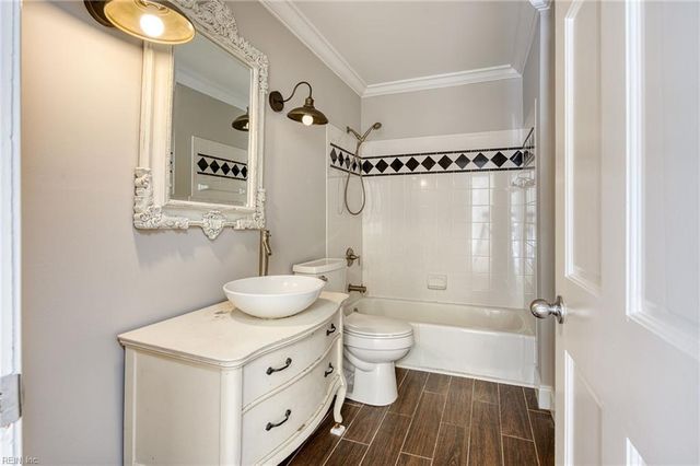 32 Little Florida RD, Poquoson, VA 23662