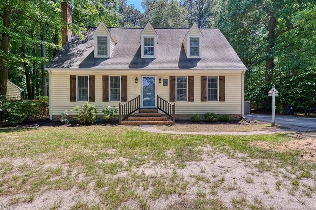 32 Little Florida RD, Poquoson, VA 23662