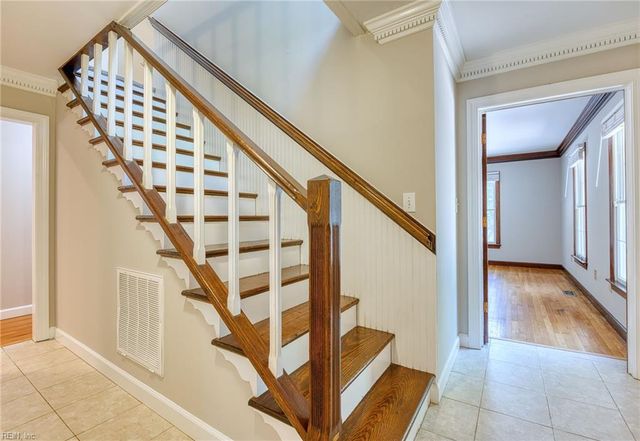 32 Little Florida RD, Poquoson, VA 23662