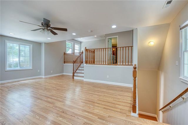 32 Little Florida RD, Poquoson, VA 23662