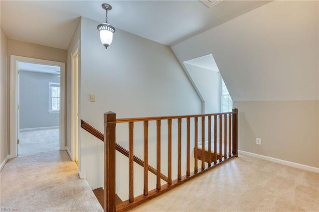 32 Little Florida RD, Poquoson, VA 23662