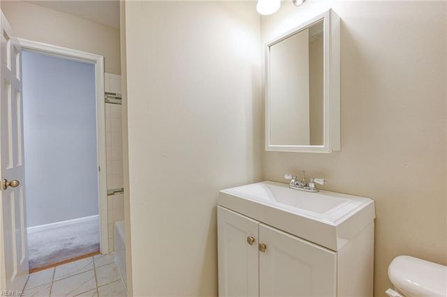32 Little Florida RD, Poquoson, VA 23662