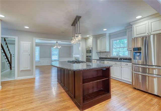 32 Little Florida RD, Poquoson, VA 23662