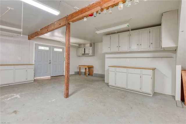 32 Little Florida RD, Poquoson, VA 23662