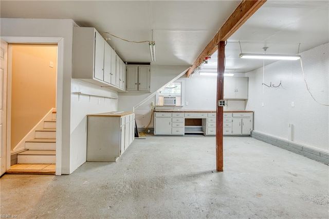 32 Little Florida RD, Poquoson, VA 23662