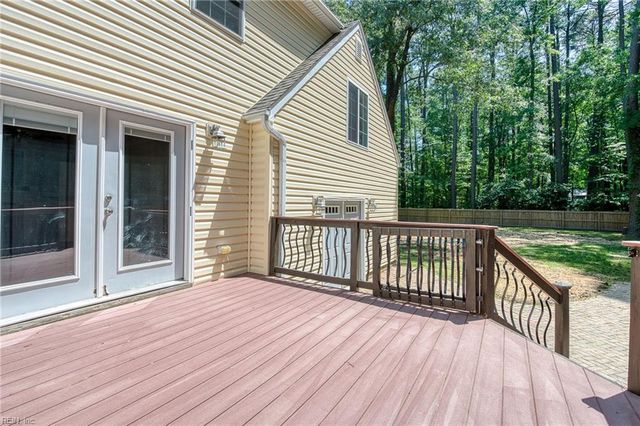 32 Little Florida RD, Poquoson, VA 23662