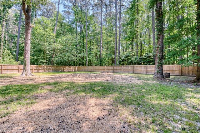 32 Little Florida RD, Poquoson, VA 23662