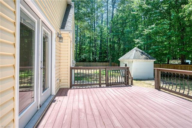 32 Little Florida RD, Poquoson, VA 23662