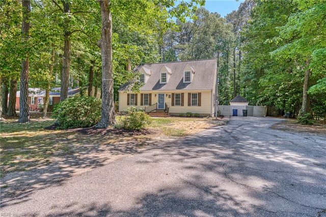 32 Little Florida RD, Poquoson, VA 23662