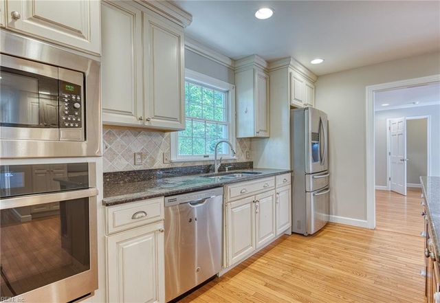 32 Little Florida RD, Poquoson, VA 23662