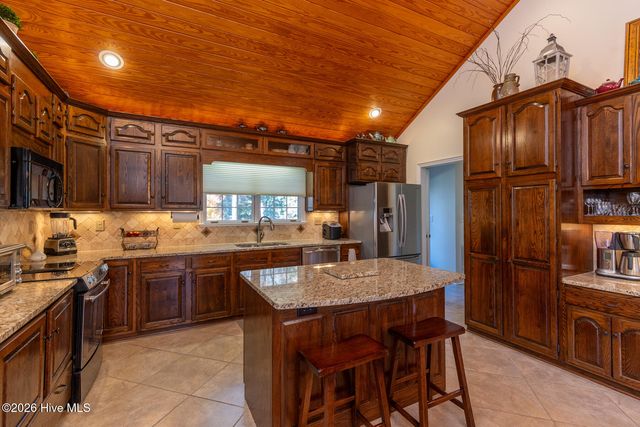 504 Murdocksville Road, West End, NC 27376