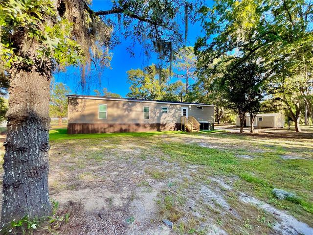111 JAMES AVENUE, Interlachen, FL 32148