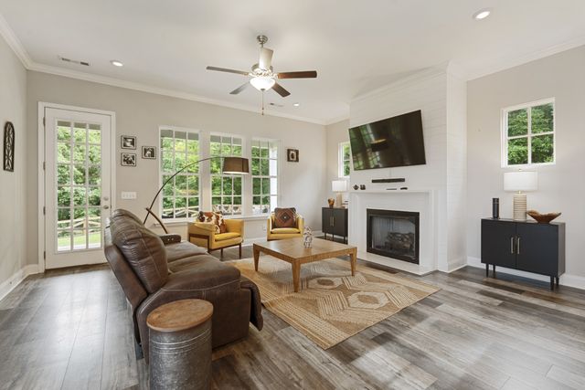 607 Quiet Cir, Nolensville, TN 37135