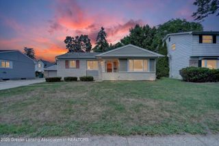 2132 Holly Way, Lansing, MI 48910