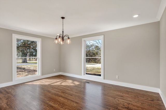 698 Mike Muncey Rd, Mcminnville, TN 37110