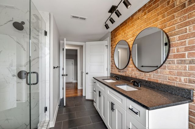 698 Mike Muncey Rd, Mcminnville, TN 37110