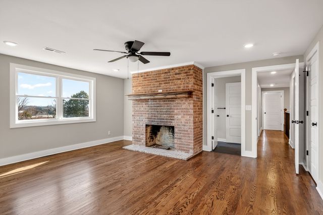 698 Mike Muncey Rd, Mcminnville, TN 37110