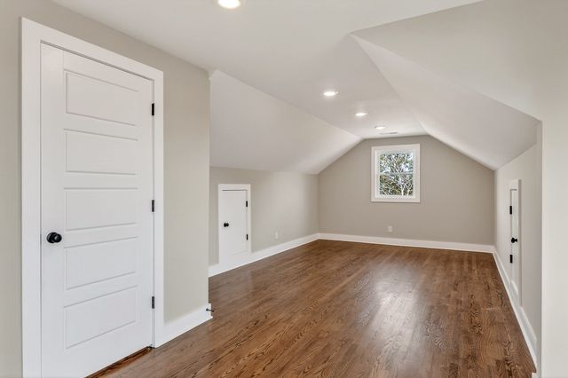 698 Mike Muncey Rd, Mcminnville, TN 37110