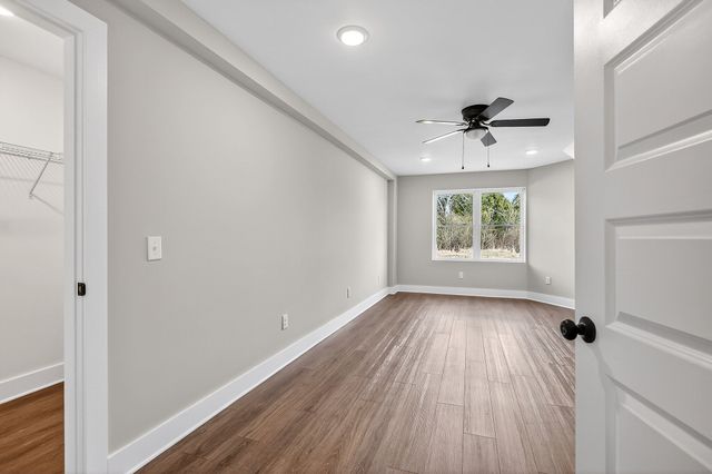 698 Mike Muncey Rd, Mcminnville, TN 37110