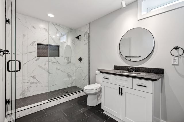 698 Mike Muncey Rd, Mcminnville, TN 37110