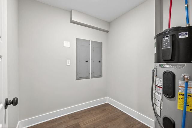 698 Mike Muncey Rd, Mcminnville, TN 37110